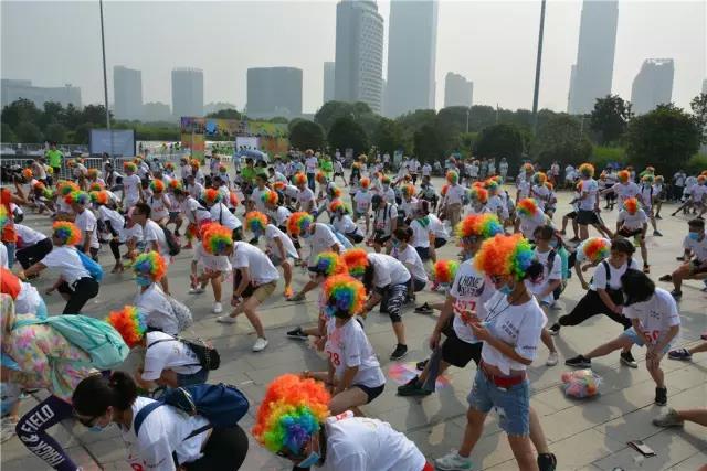 一场岳阳史上最盛大的彩跑演出！